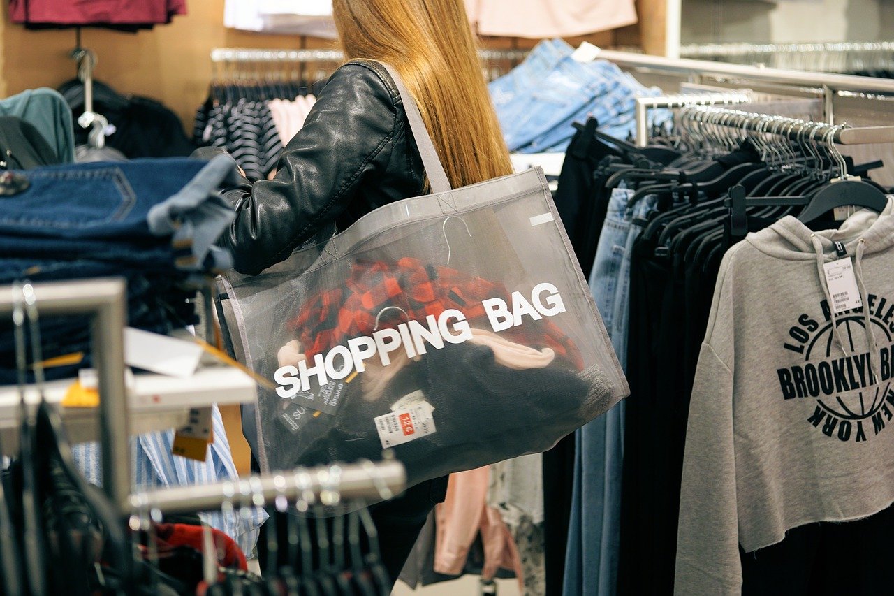 shopping, fashion, purchasing-2163323.jpg