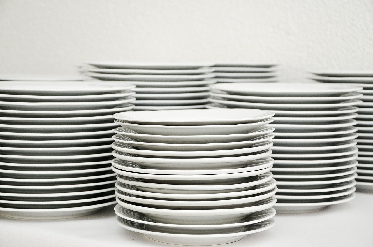 plate, stack, dishes-629970.jpg