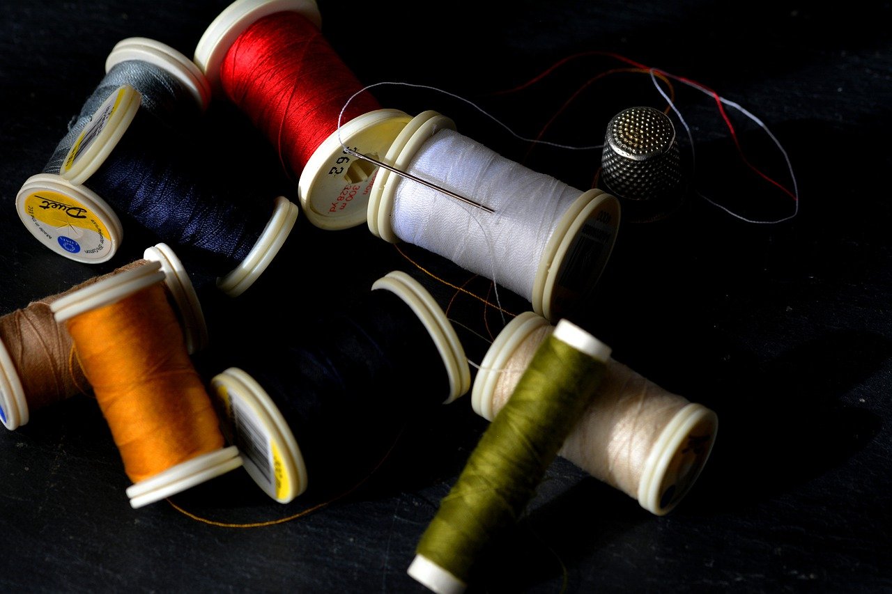 threads, sewing, needle-5047791.jpg